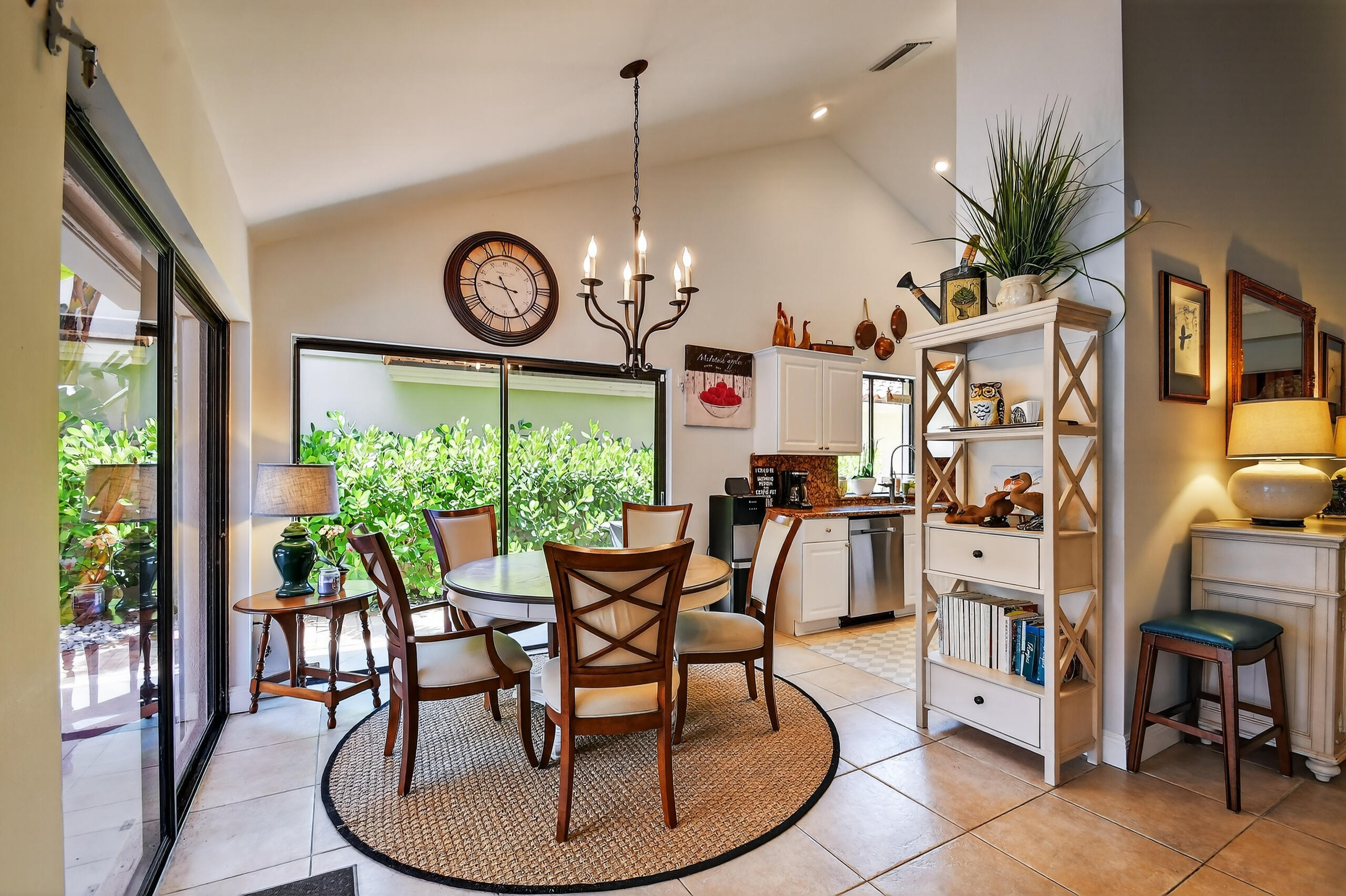 2535 Iroquois Circle