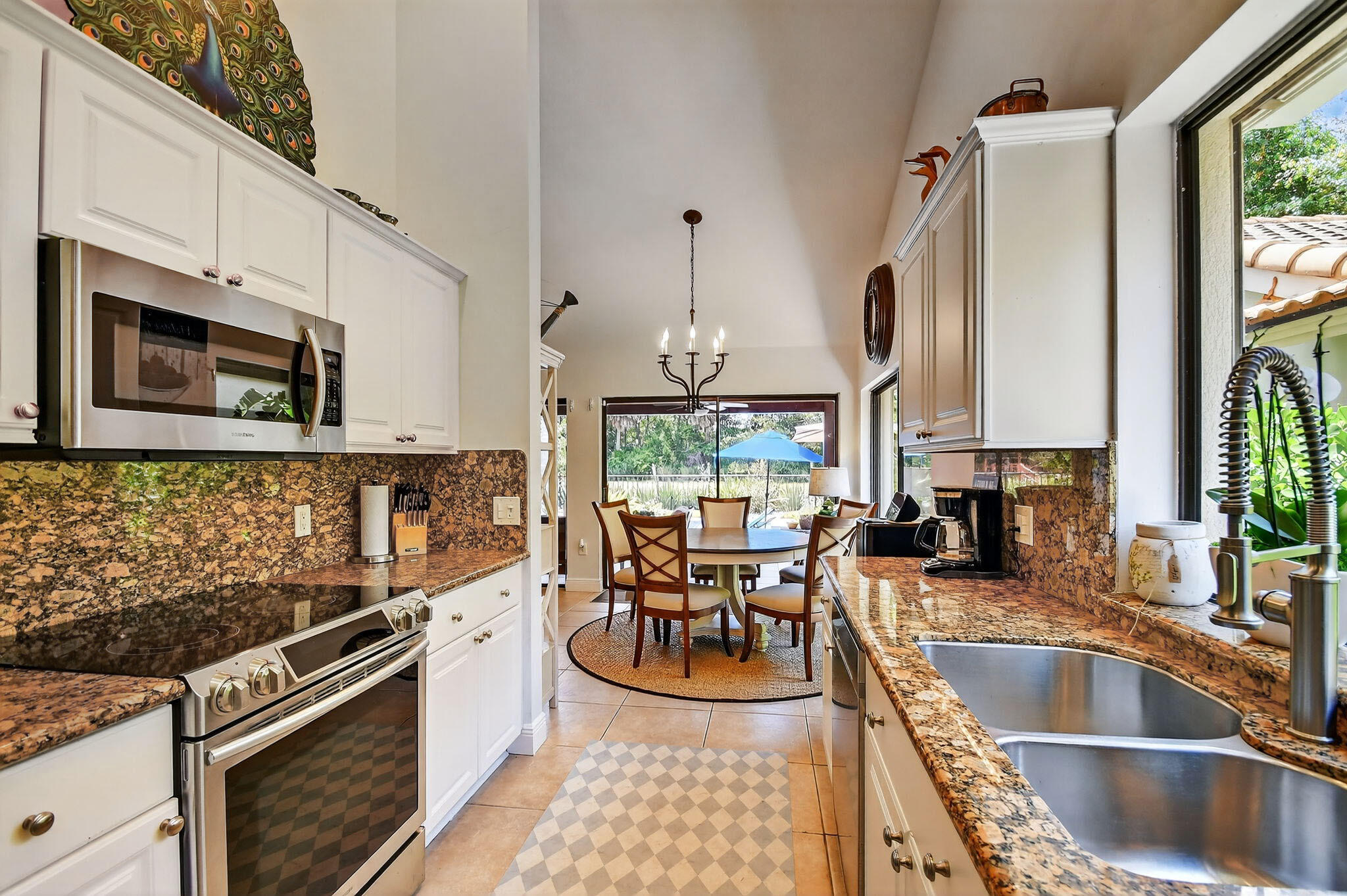 2535 Iroquois Circle