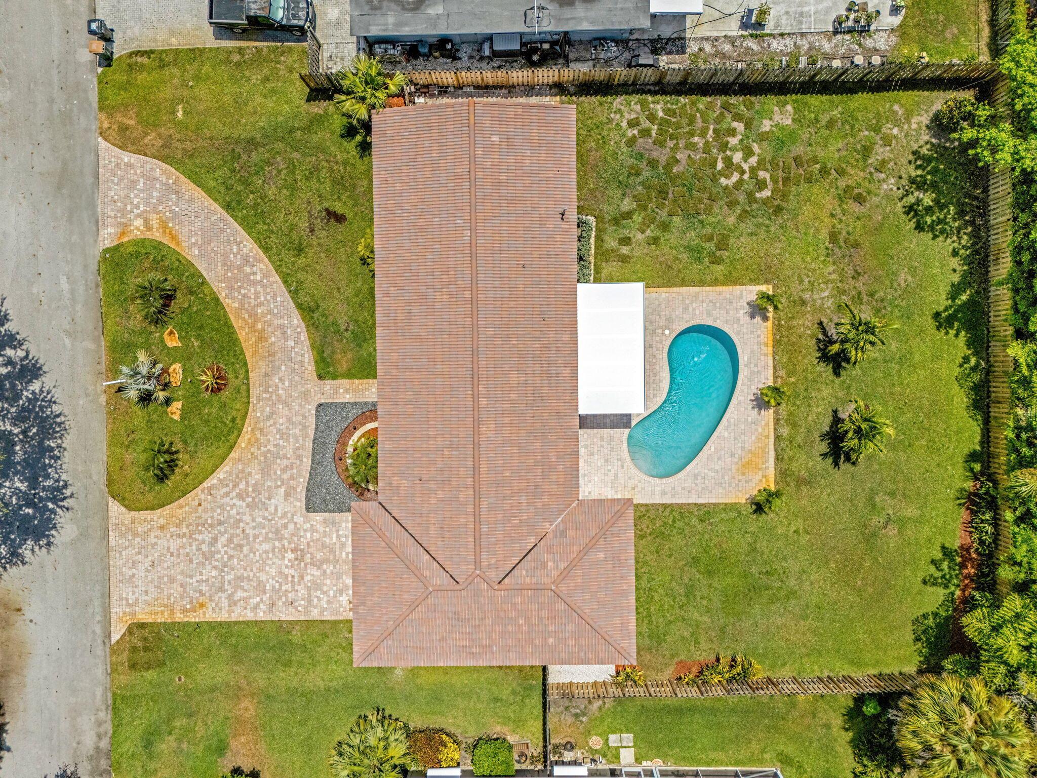 2070 NE 27th Street NE