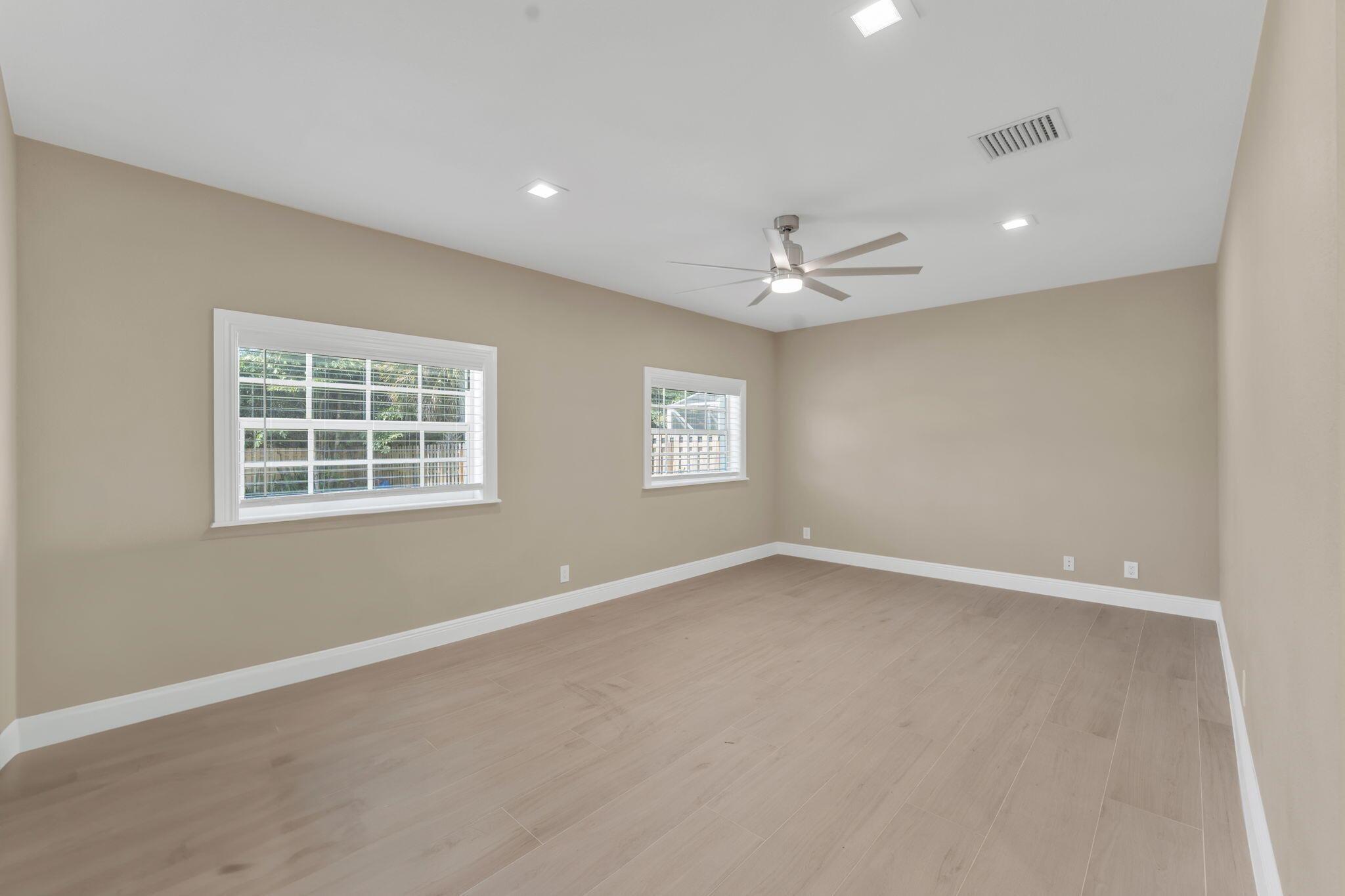 2070 NE 27th Street NE