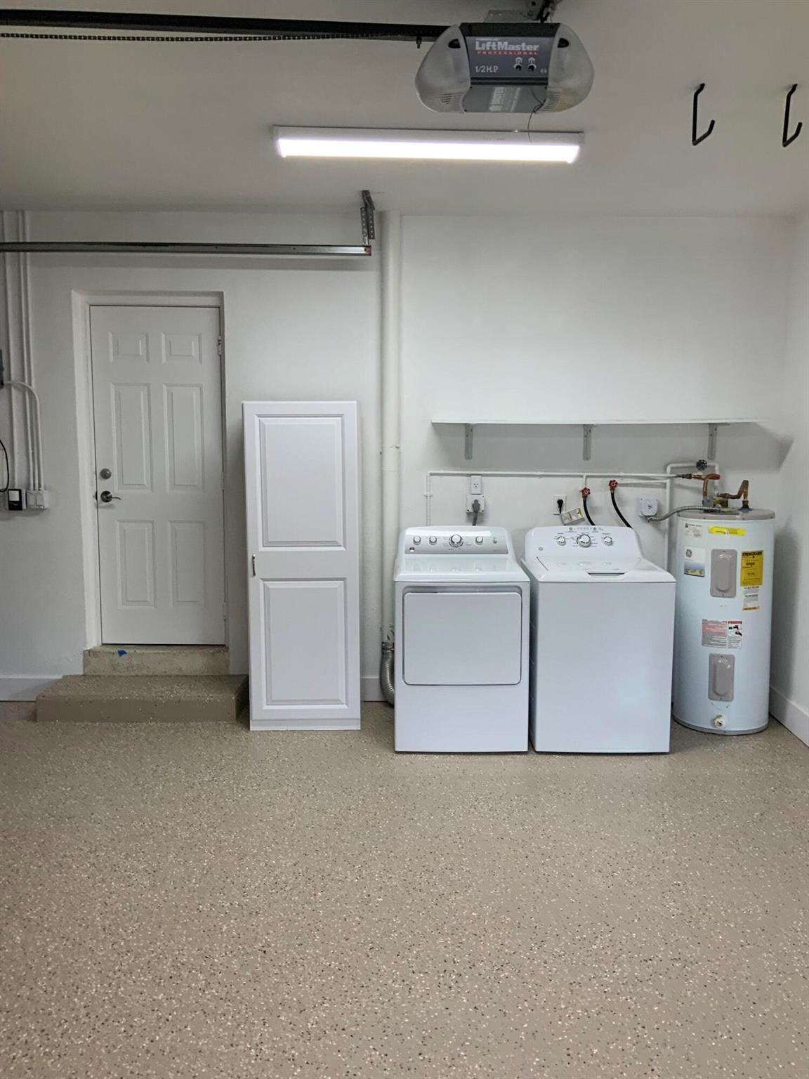 2070 NE 27th Street NE