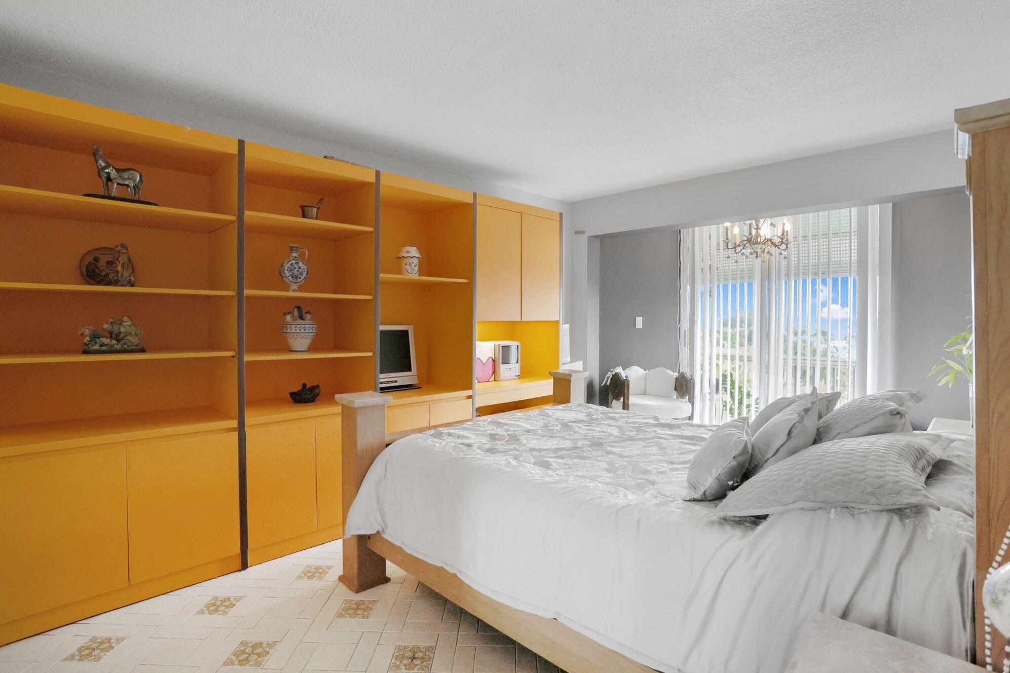 4800 Hillcrest Lane 503