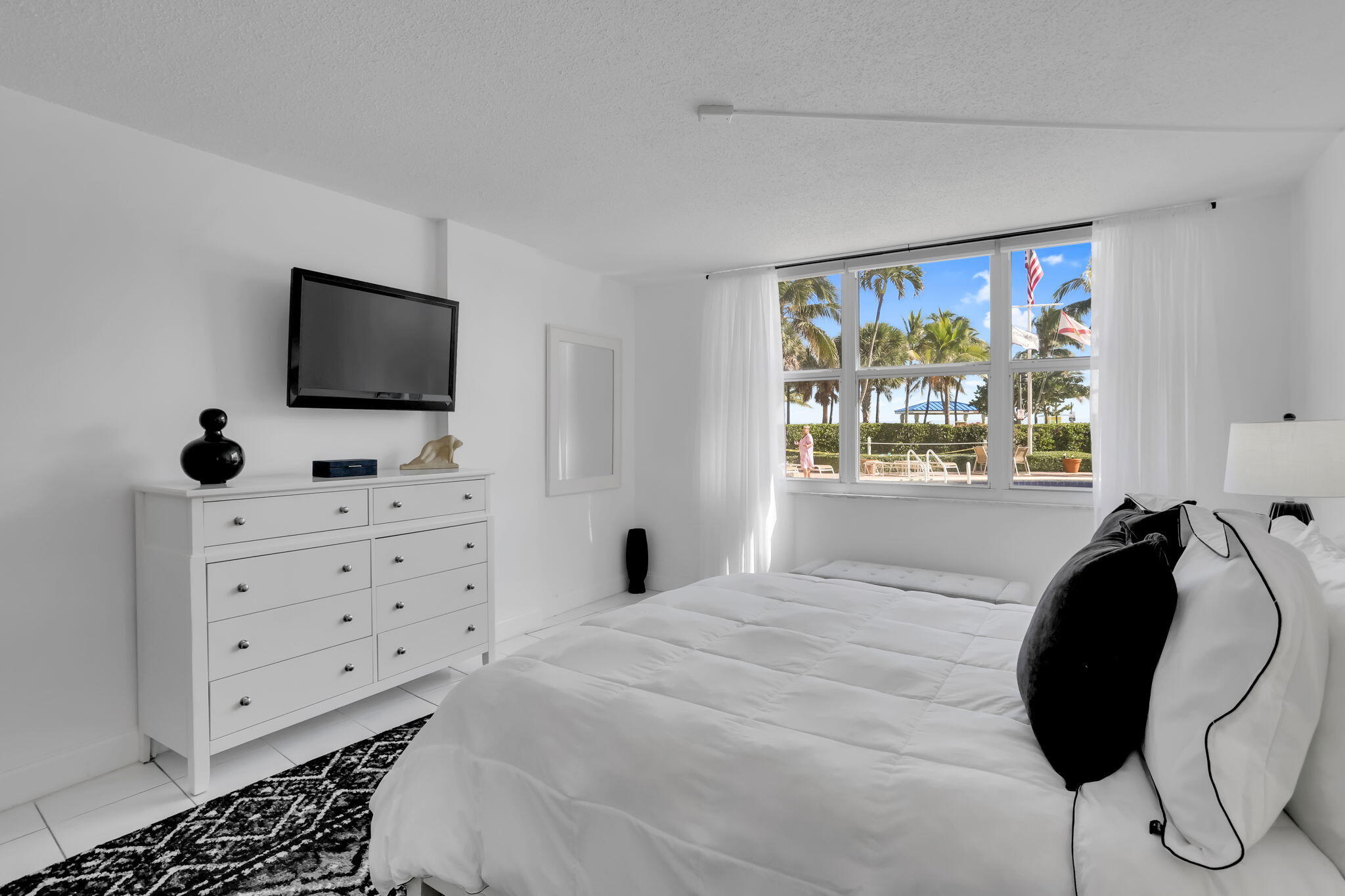 328 N Ocean Boulevard 104
