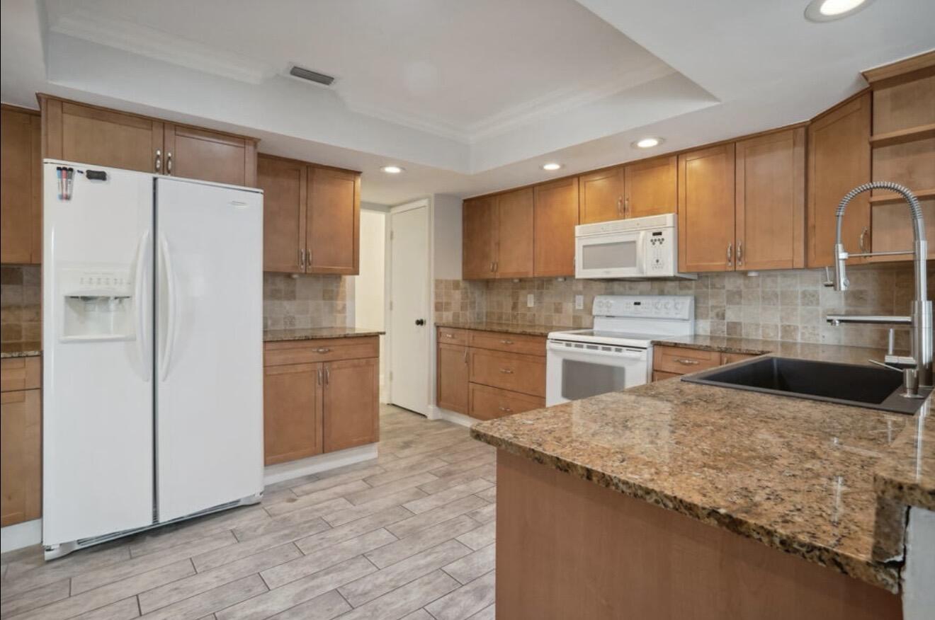 603 SE 7th Avenue