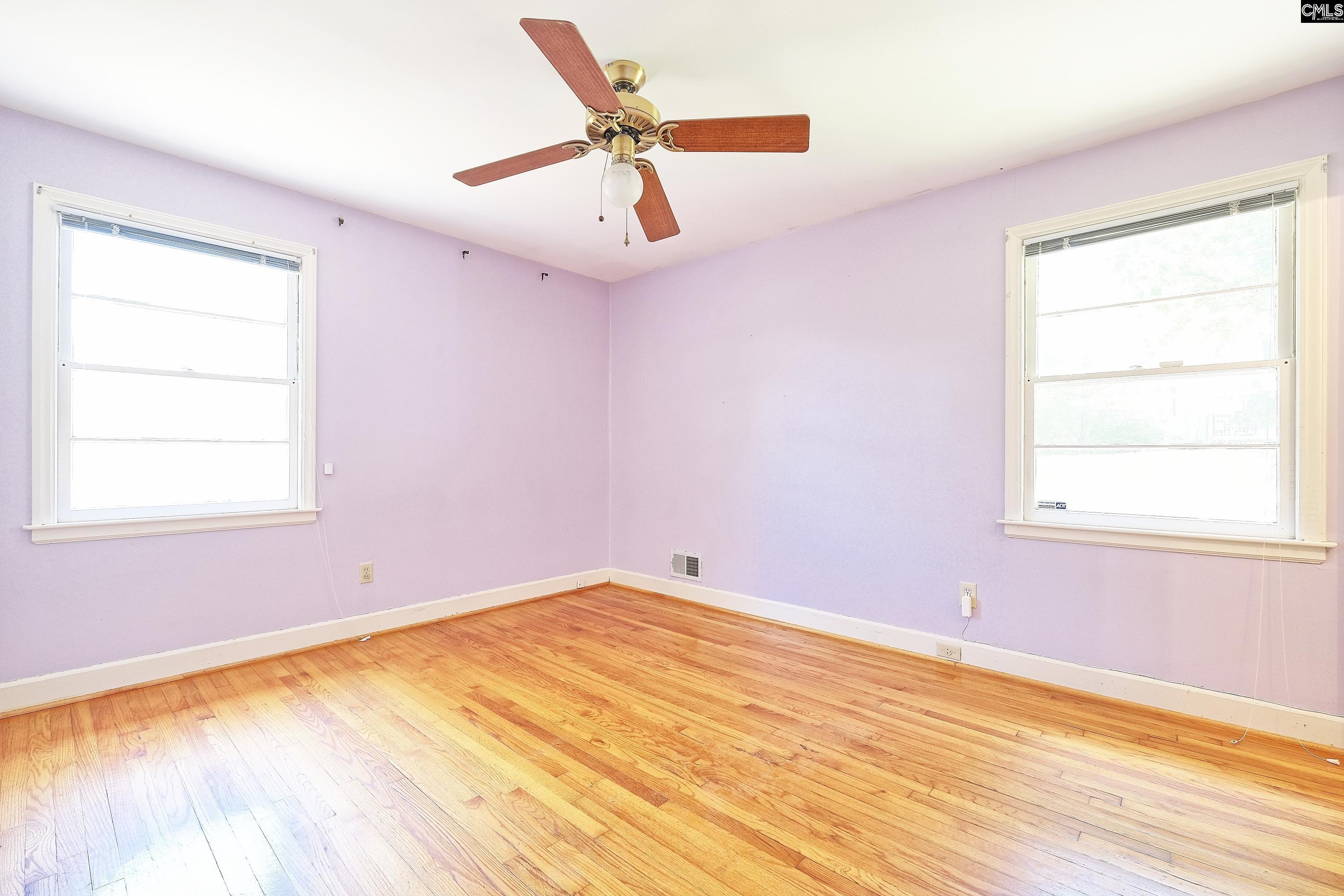 947 Laurie Ln