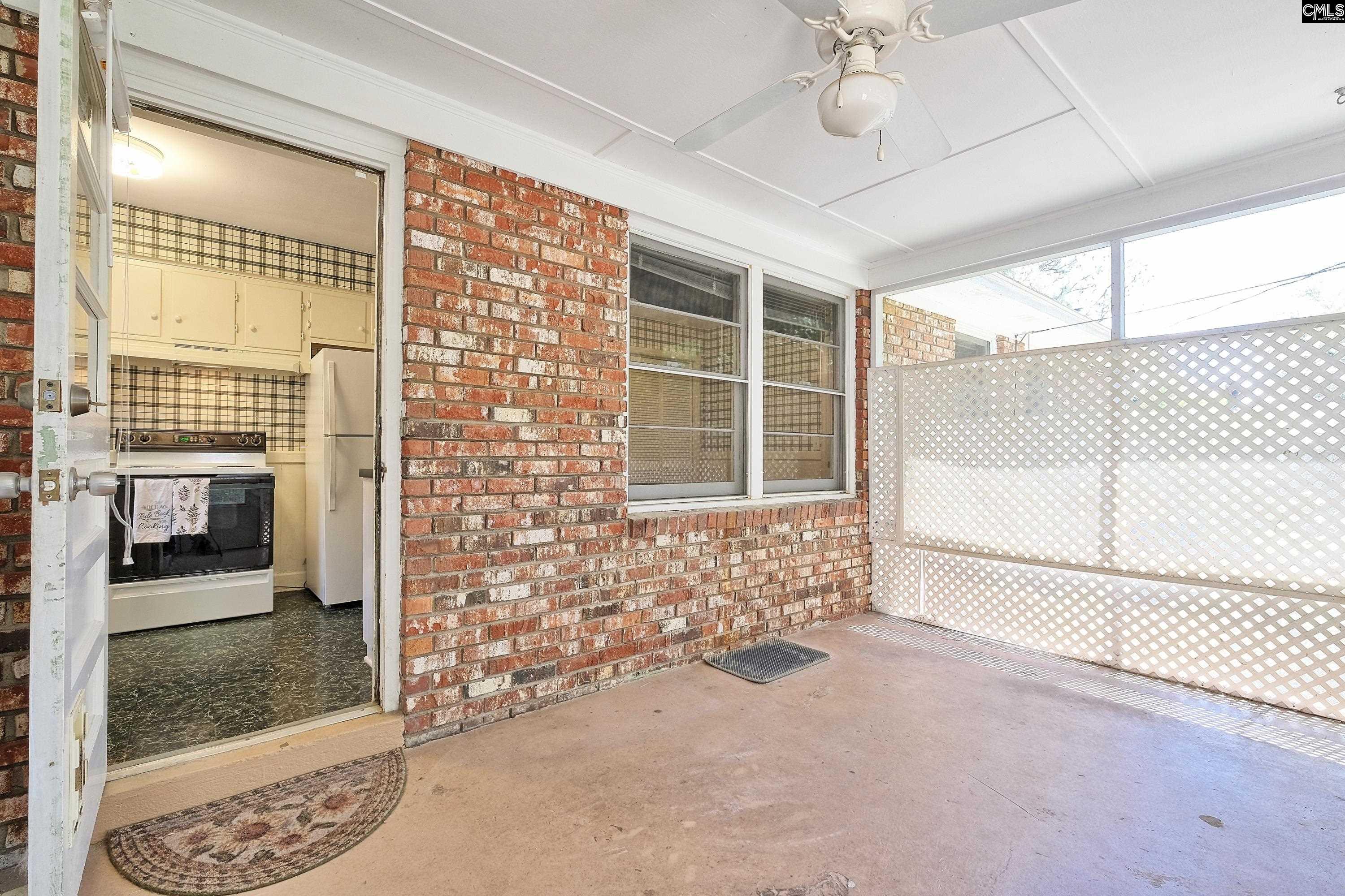 947 Laurie Ln