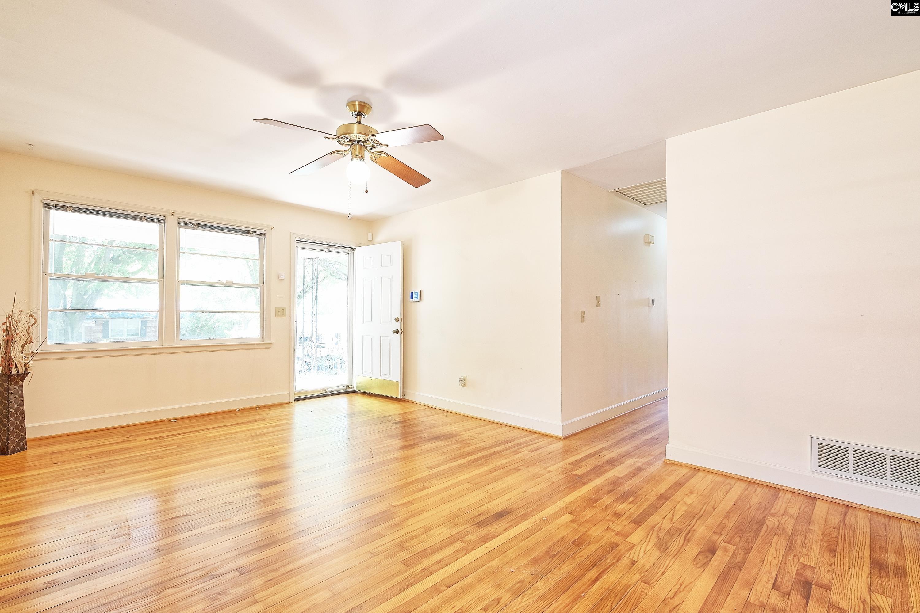 947 Laurie Ln
