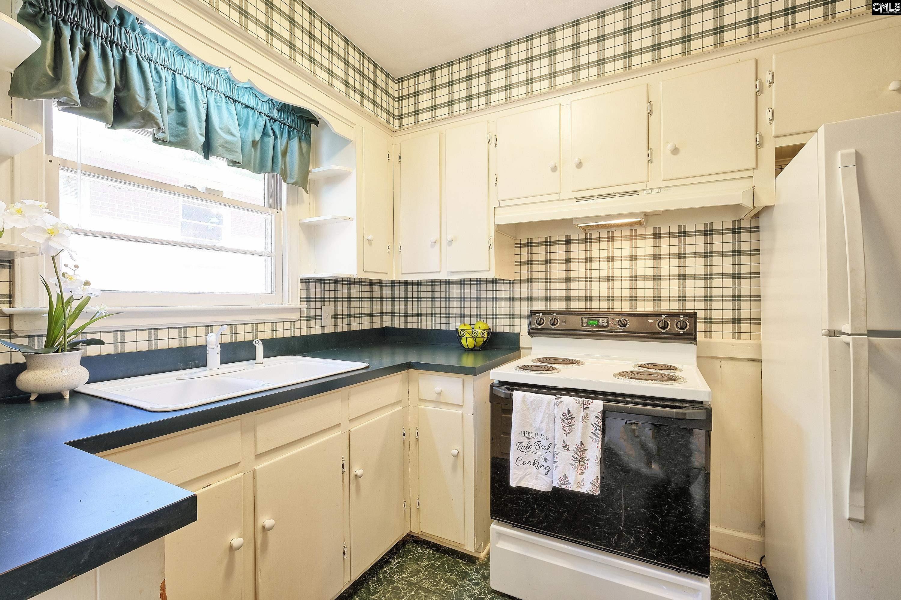 947 Laurie Ln