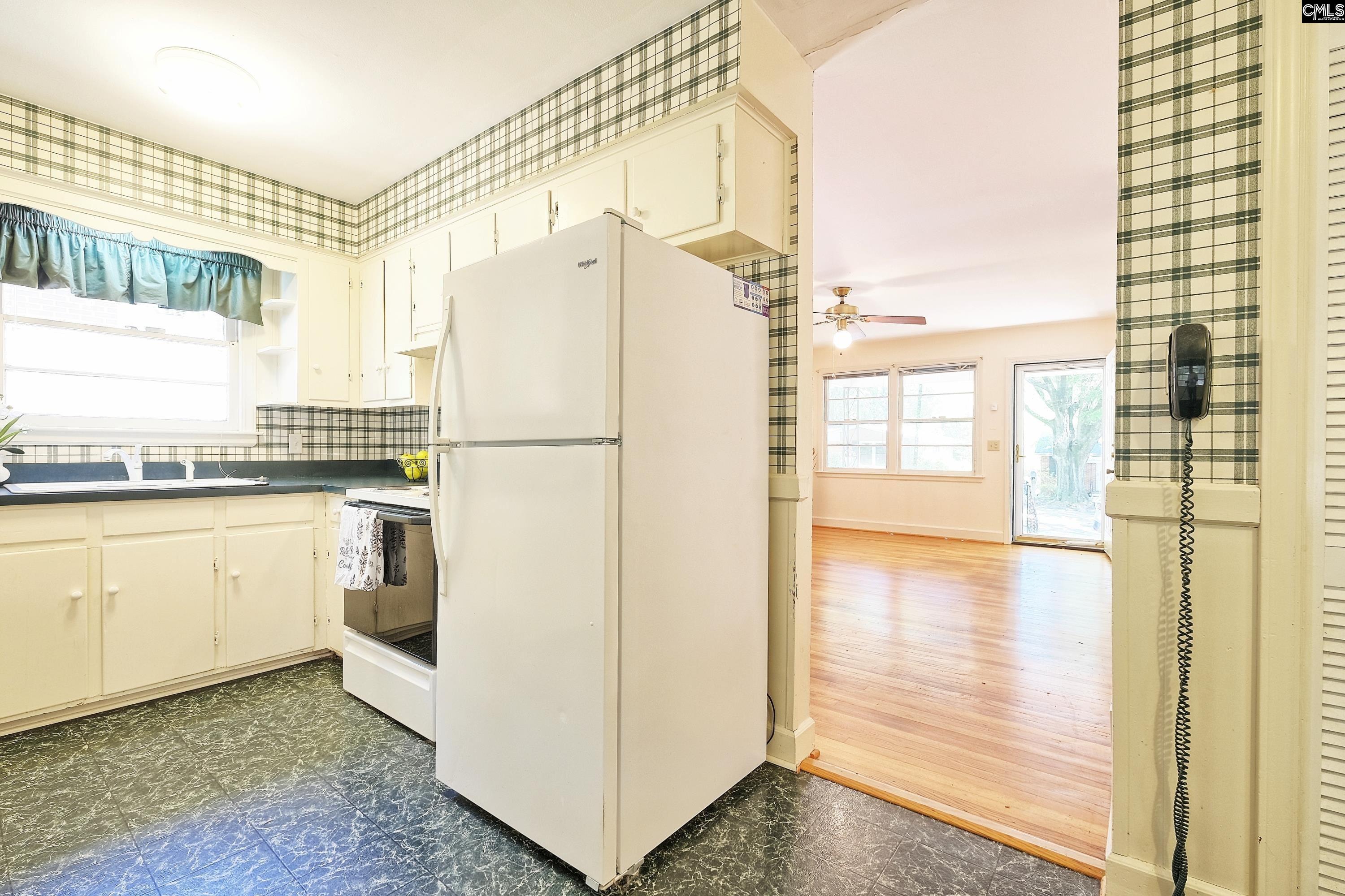 947 Laurie Ln