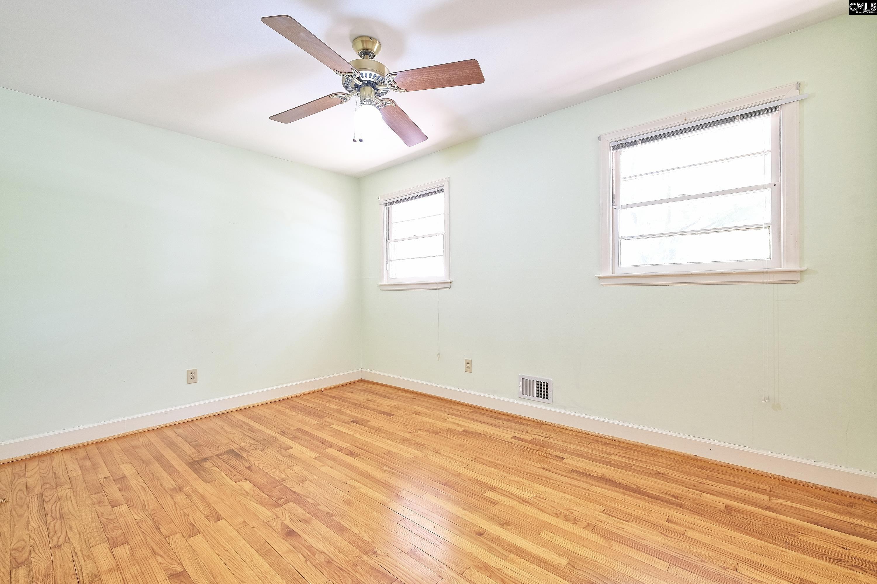 947 Laurie Ln