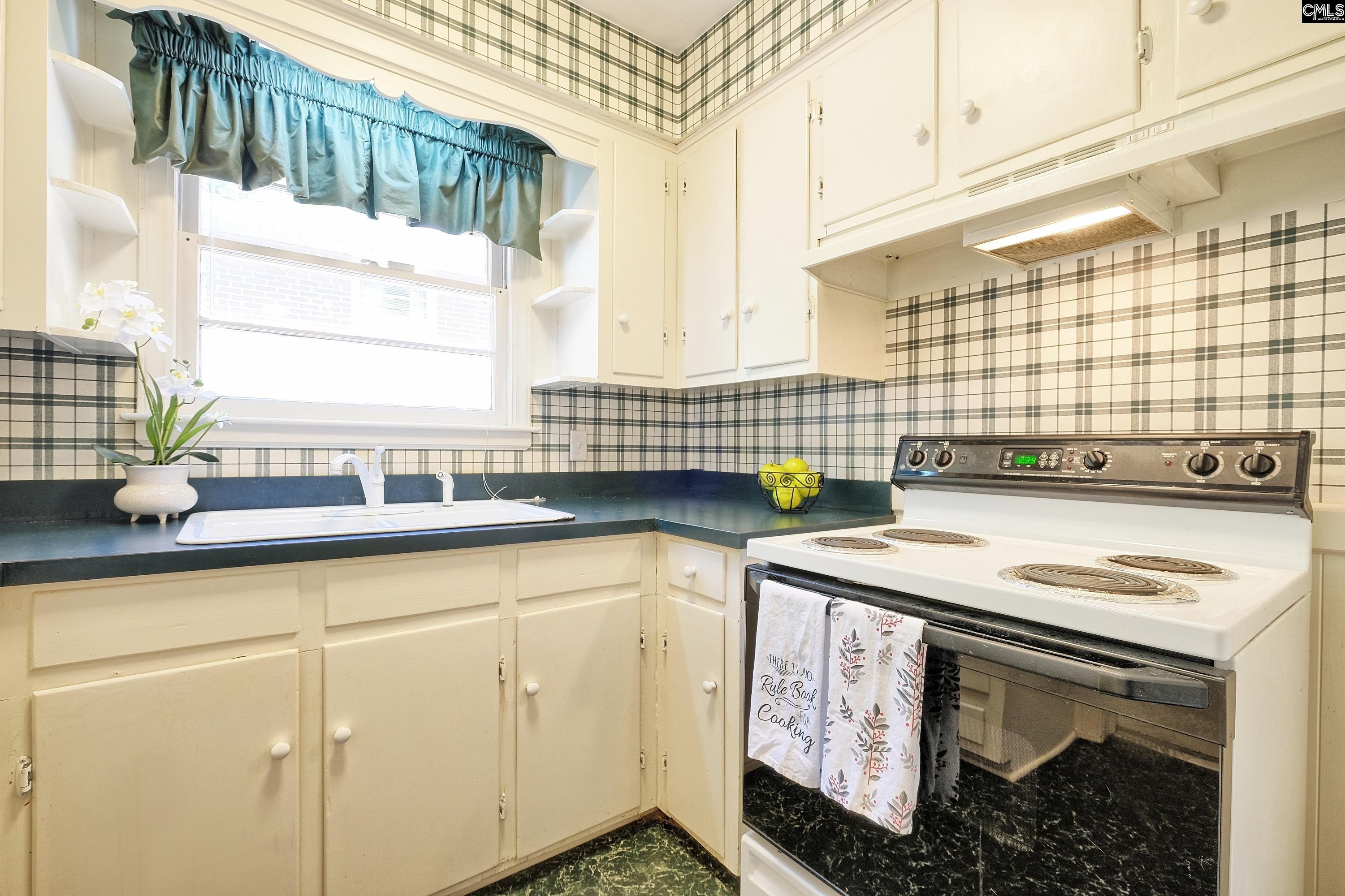 947 Laurie Ln