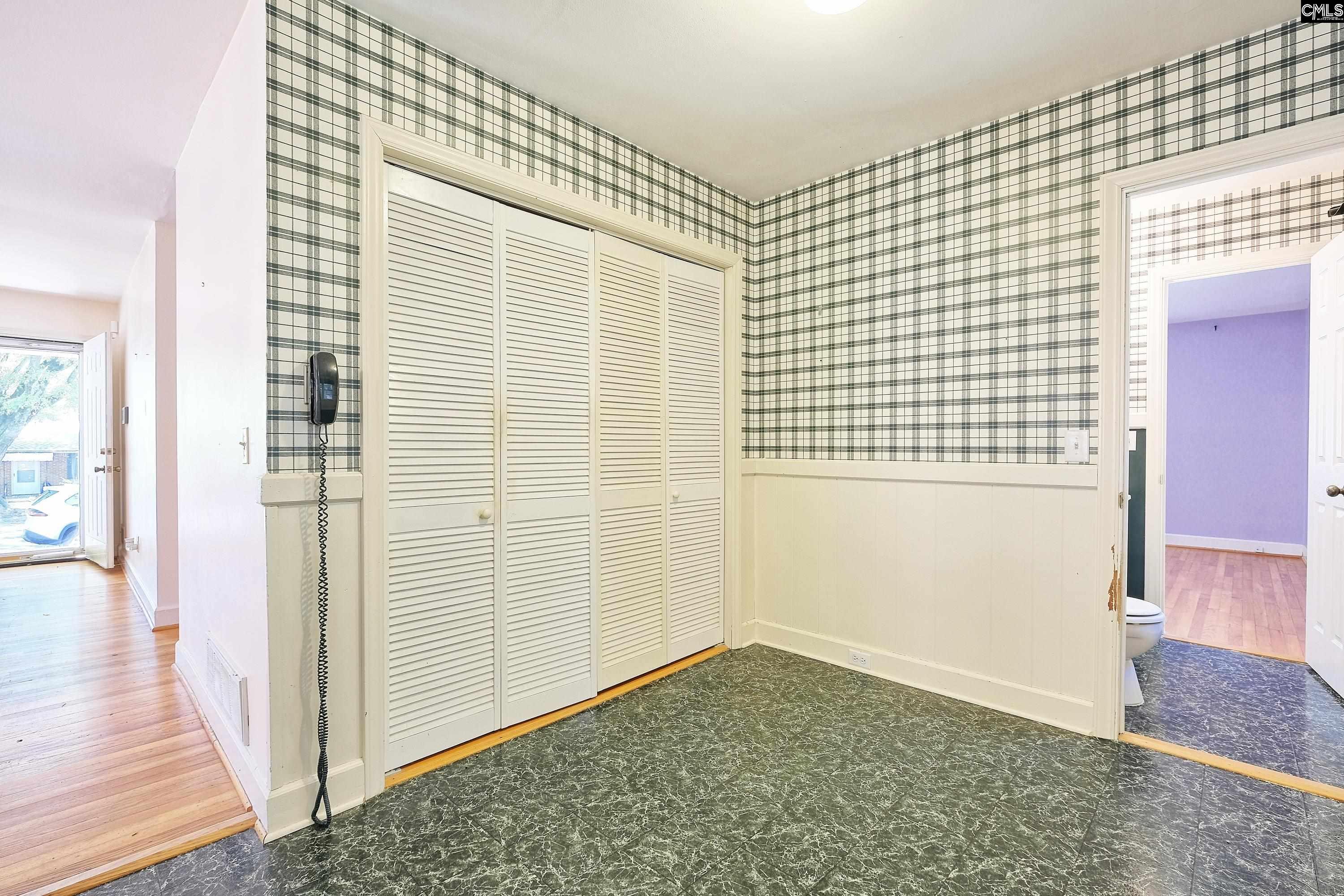 947 Laurie Ln