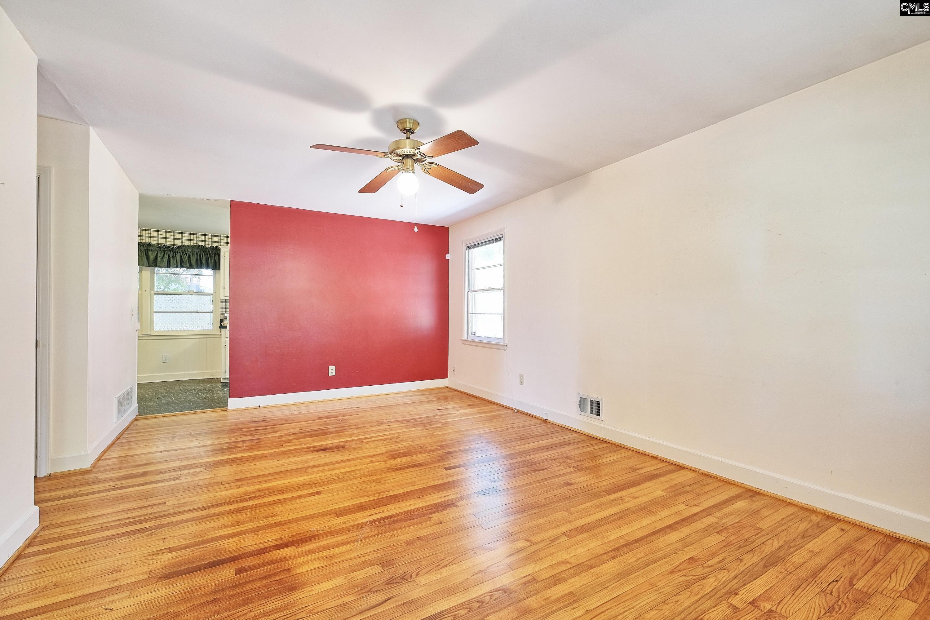 947 Laurie Ln