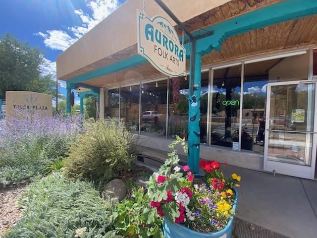 216 Paseo del Pueblo Norte