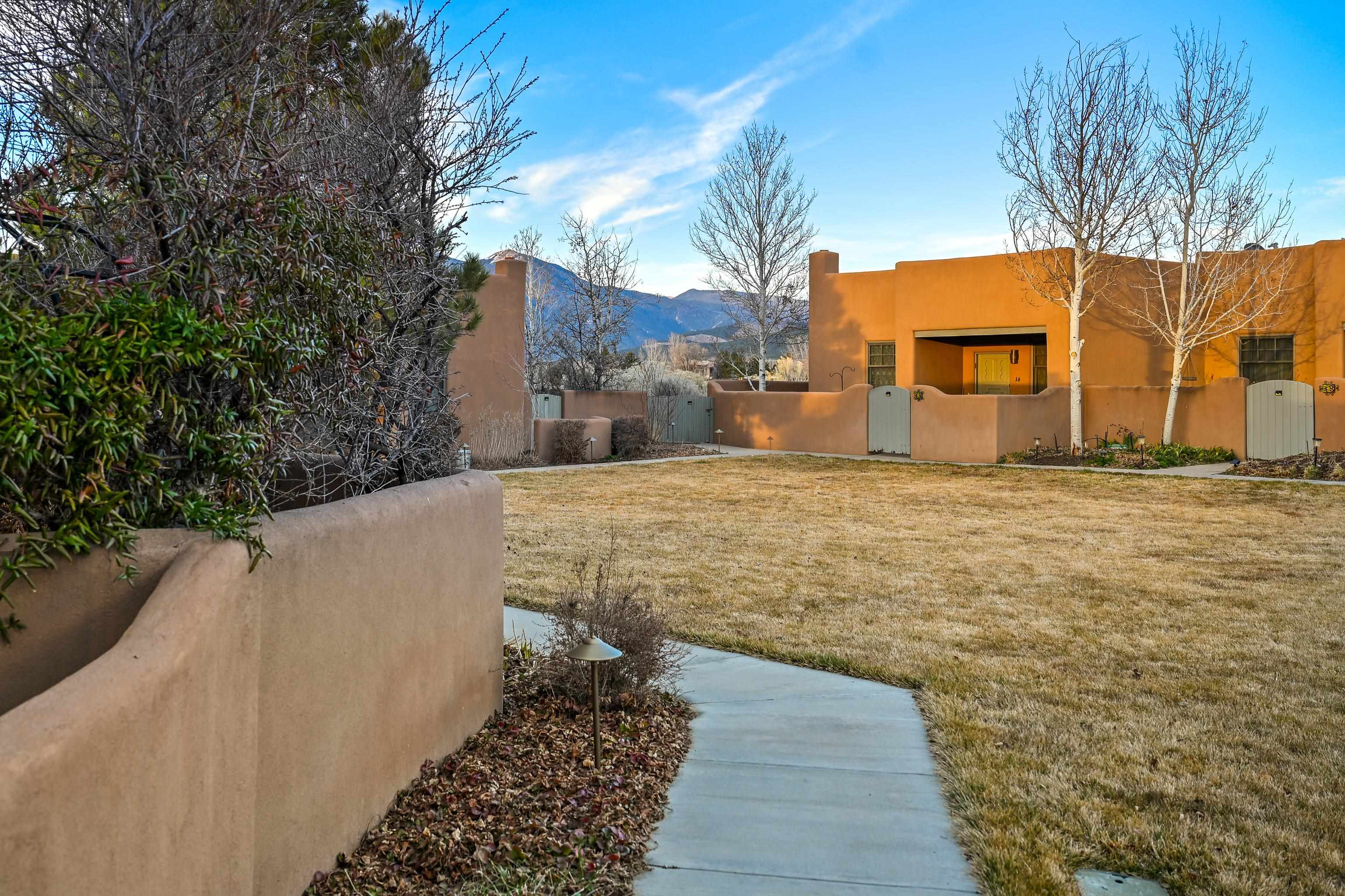 1040 Calle Palomita Unit: 11