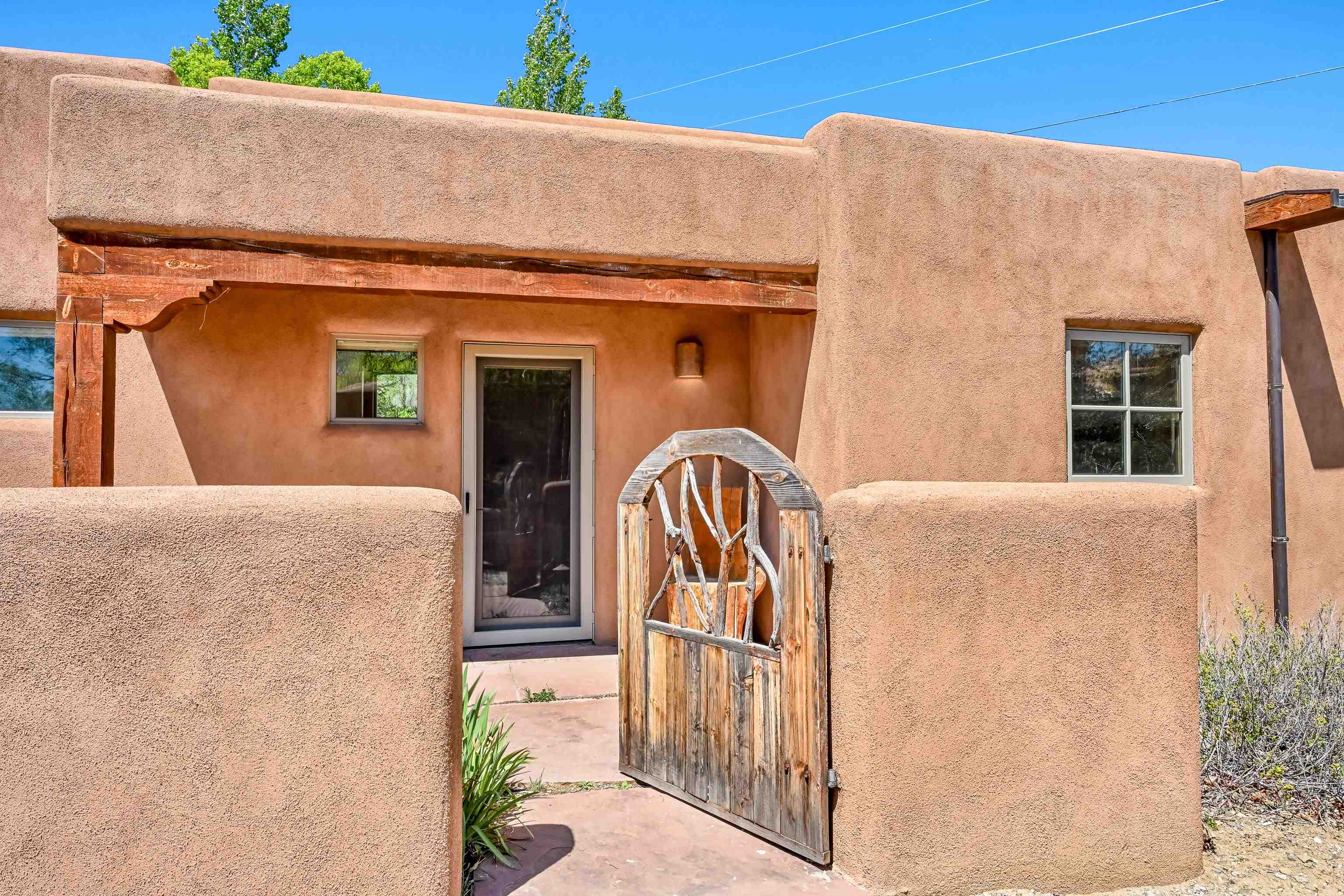 215 Mariposa Place Unit: 8