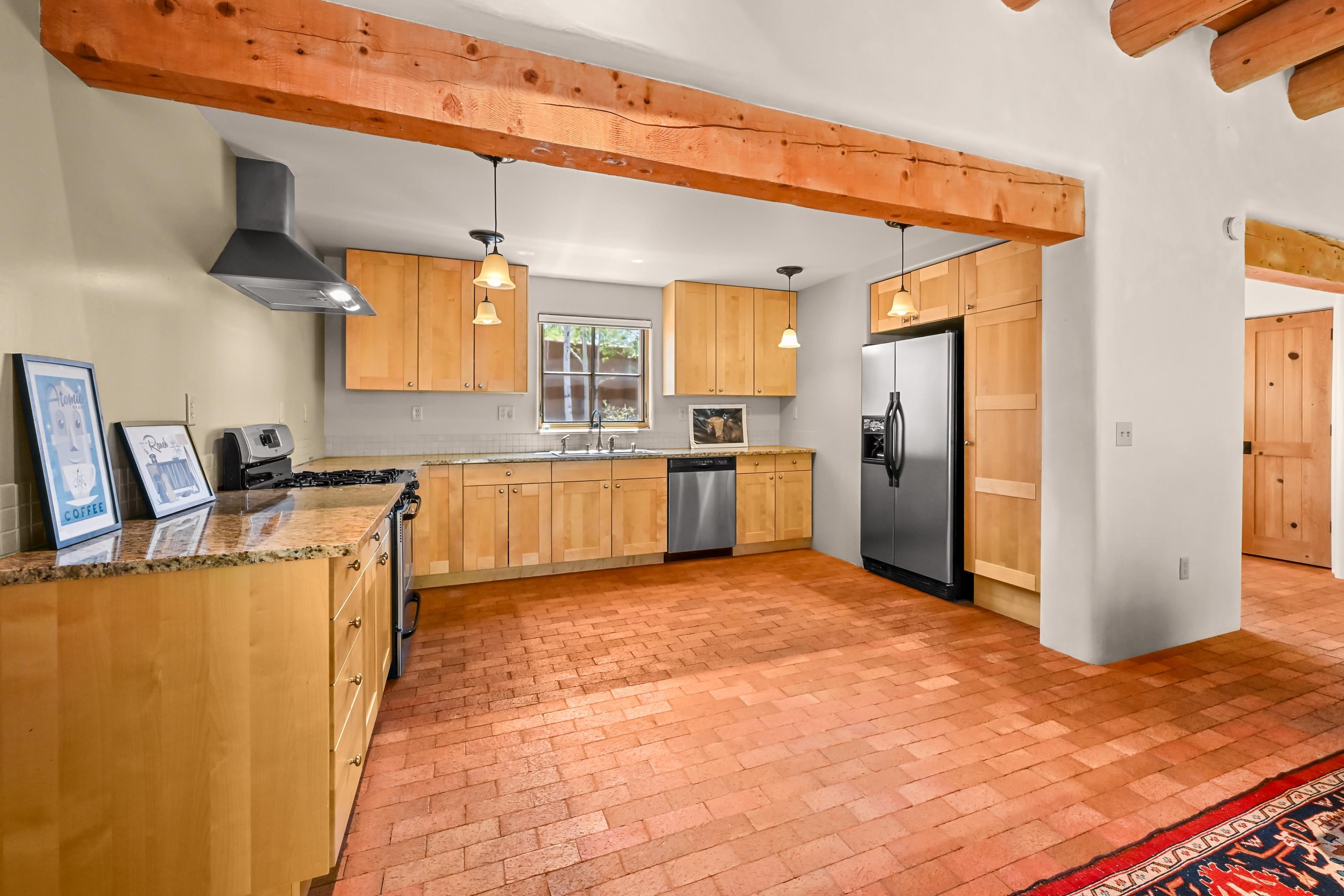 215 Mariposa Place Unit: 8
