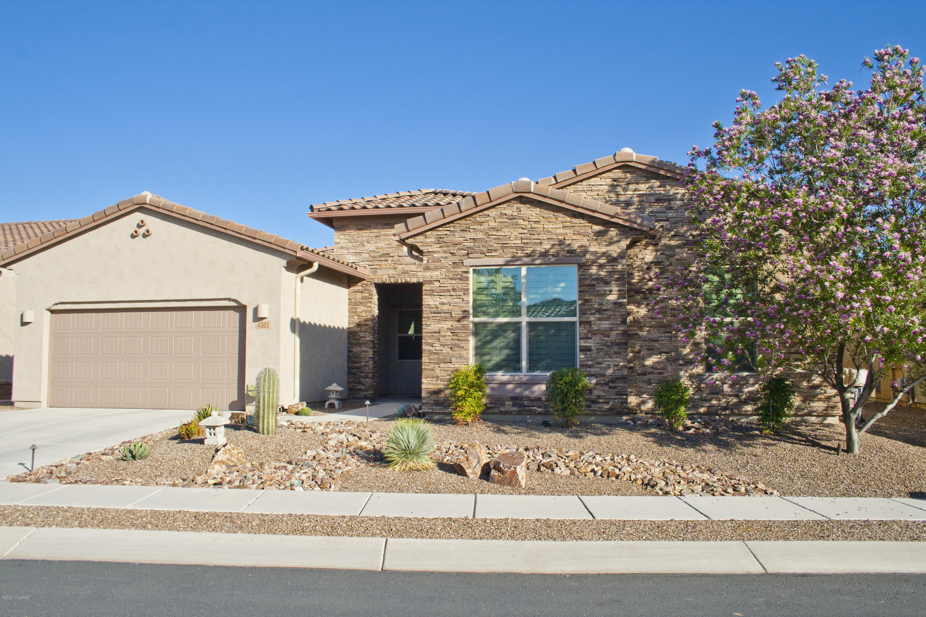 4351 W Summit Ranch Place
