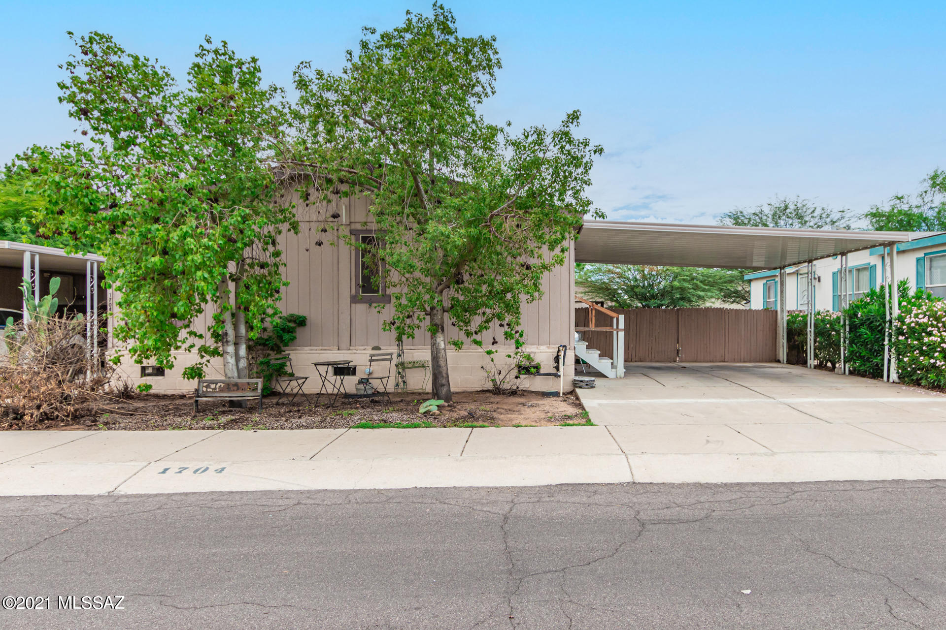 1704 W Coralbrooke Drive