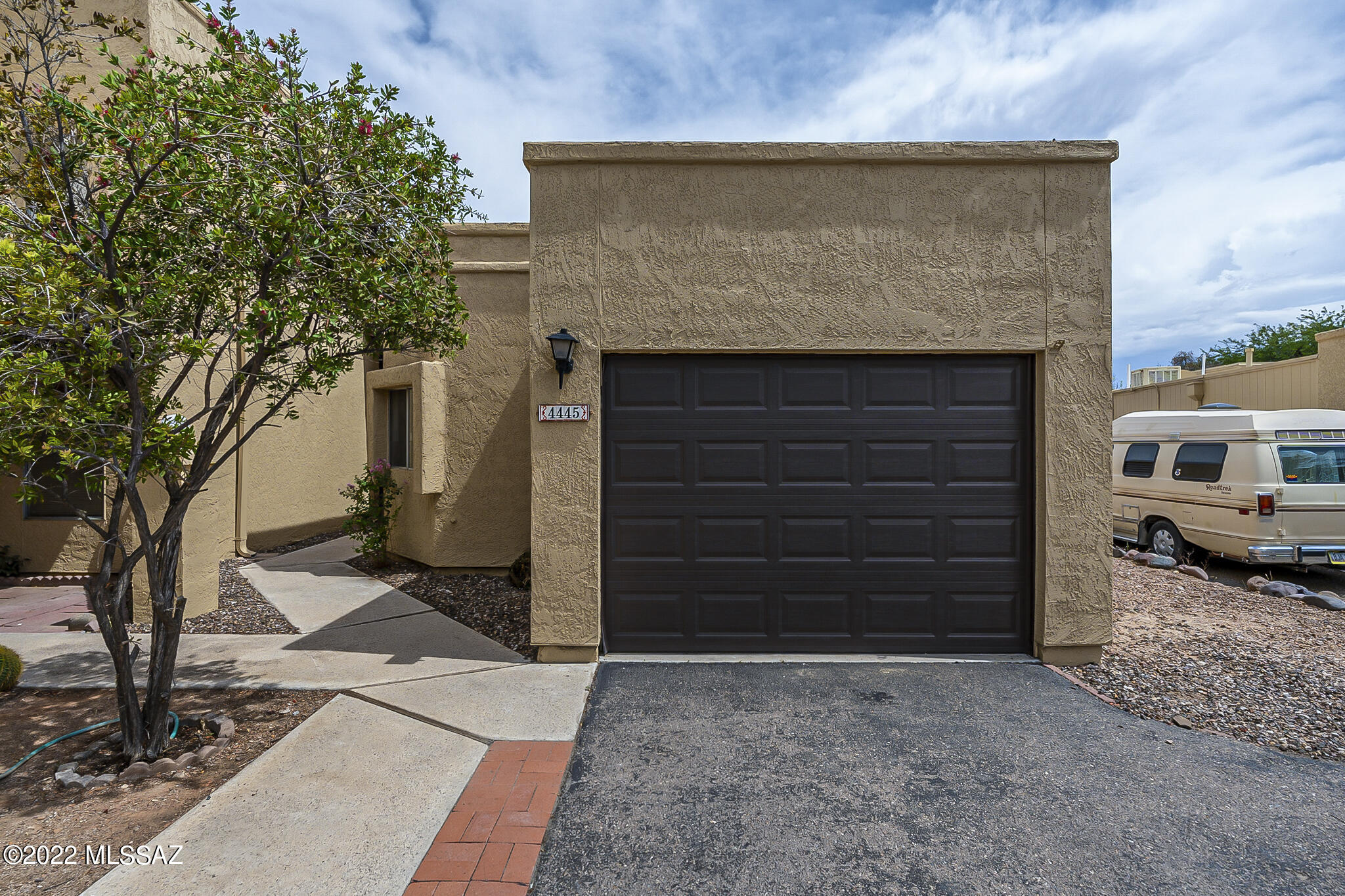 4445 W Pyracantha Drive