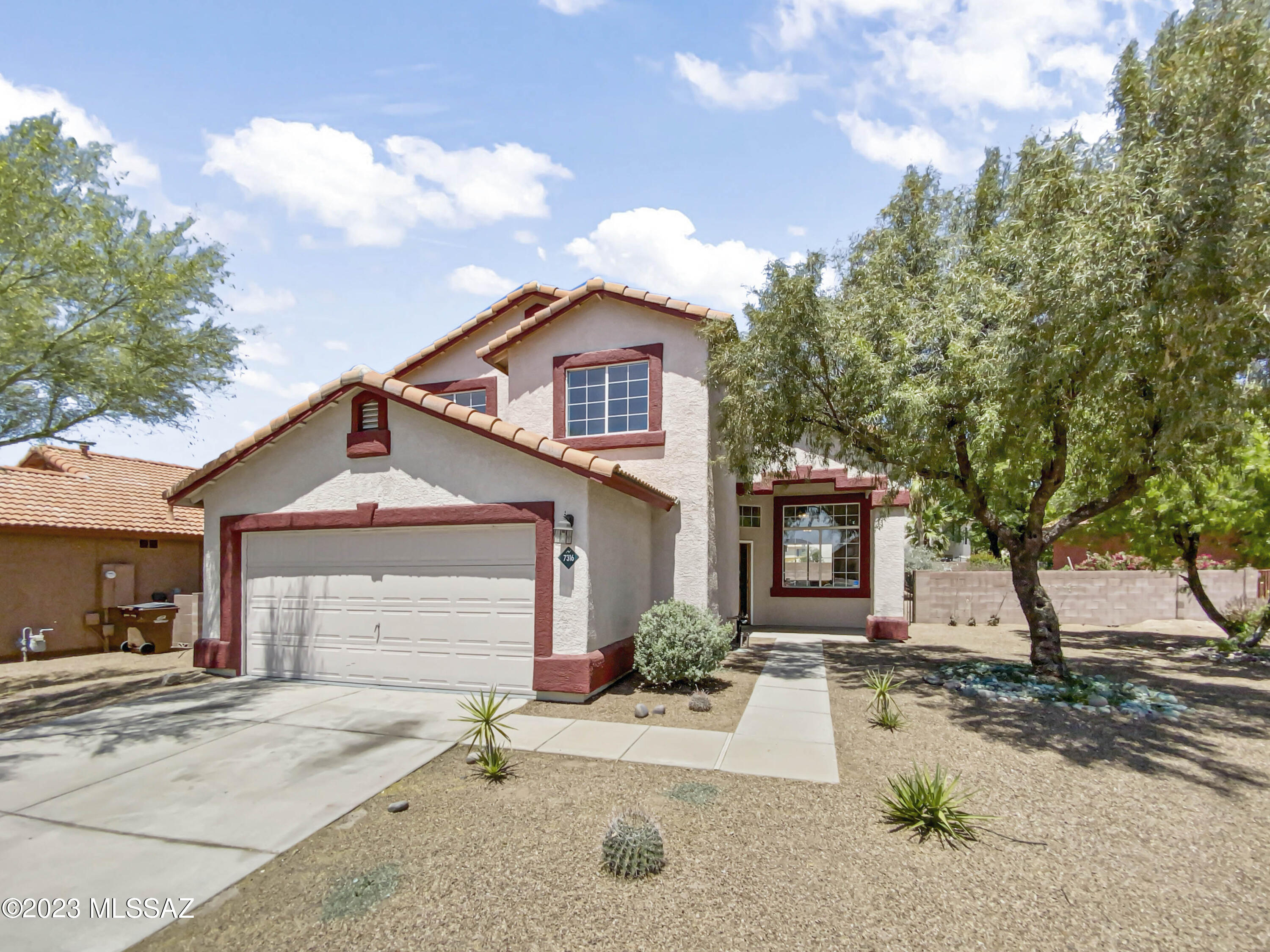7316 W Maple Ridge Drive