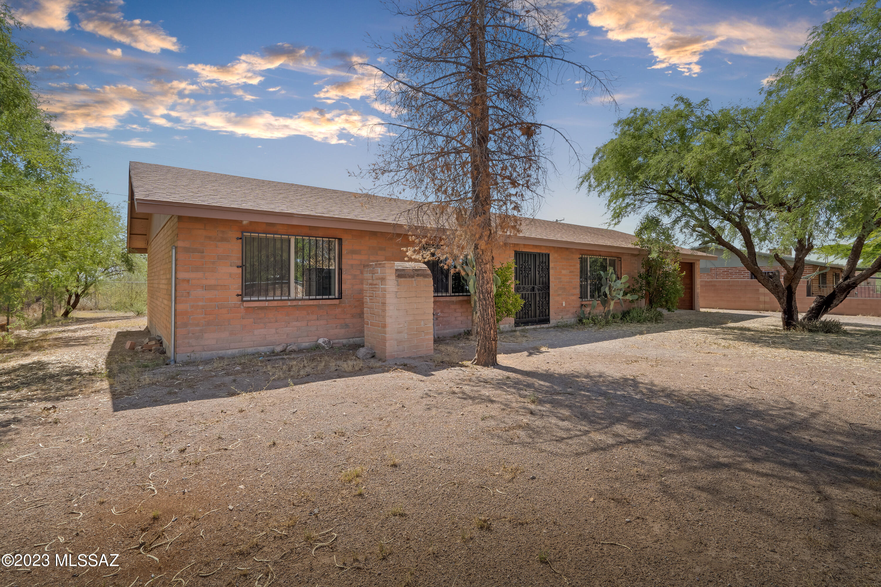 6320 S Oriole Circle