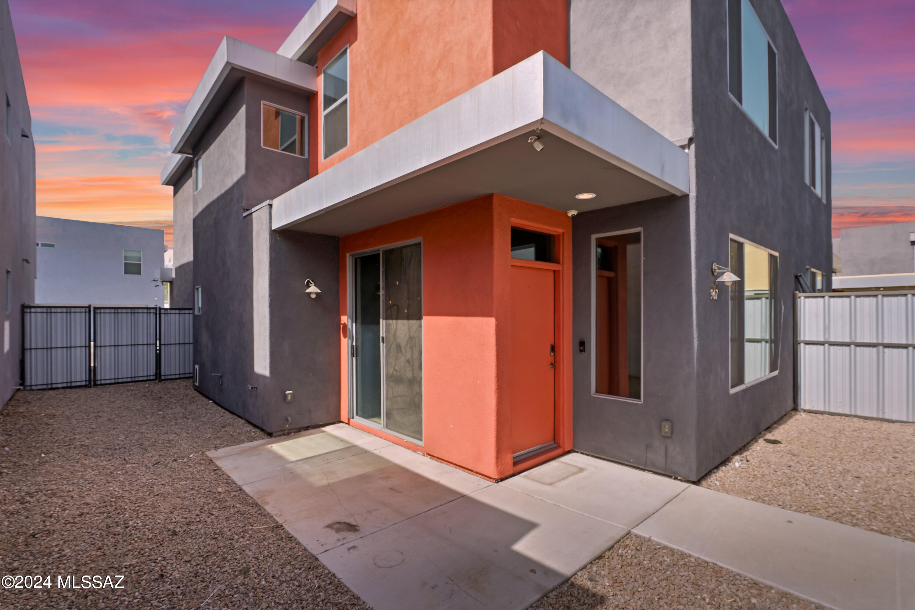 967 E Park Modern Drive