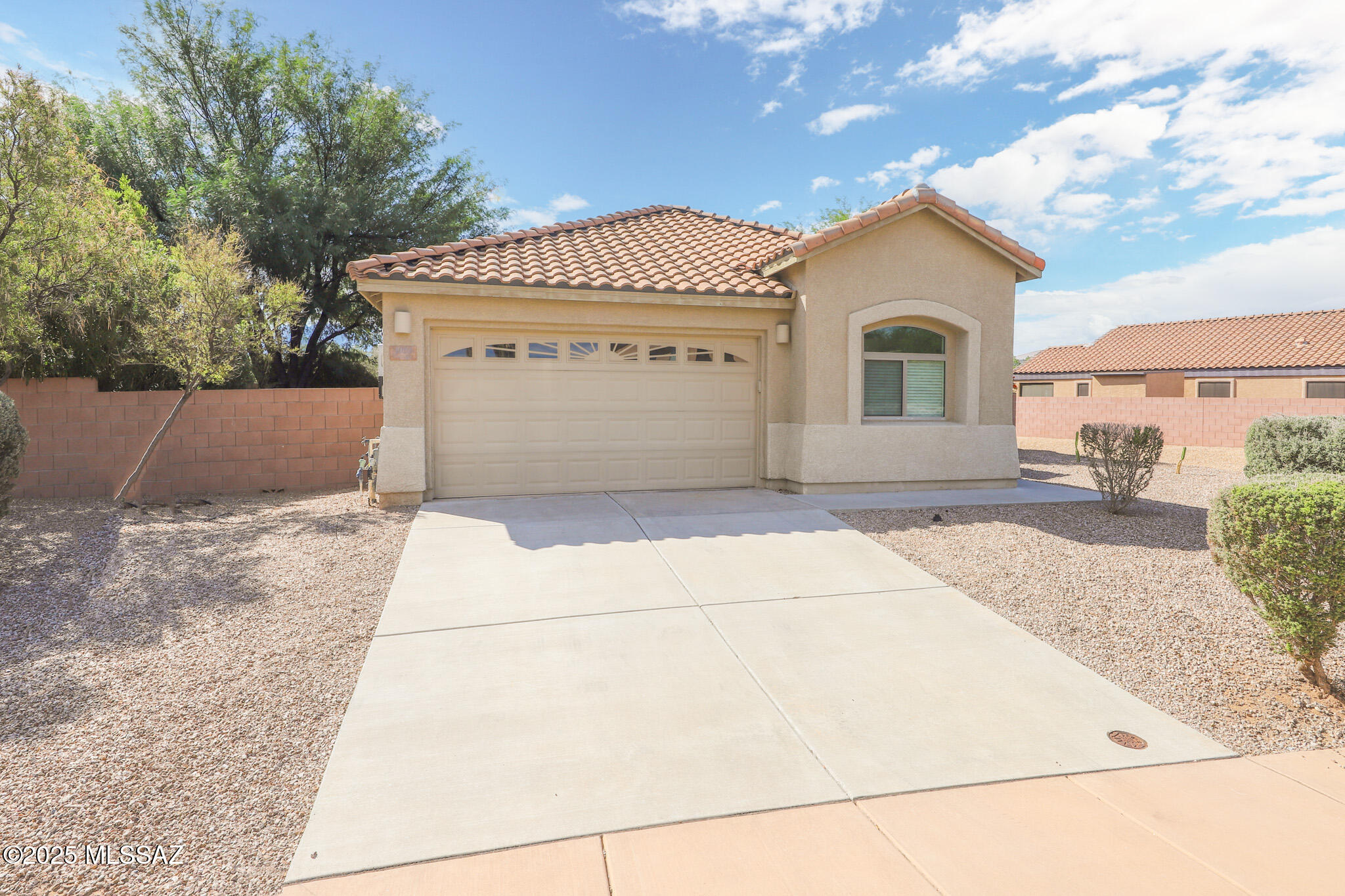 1020 E Stronghold Canyon Lane