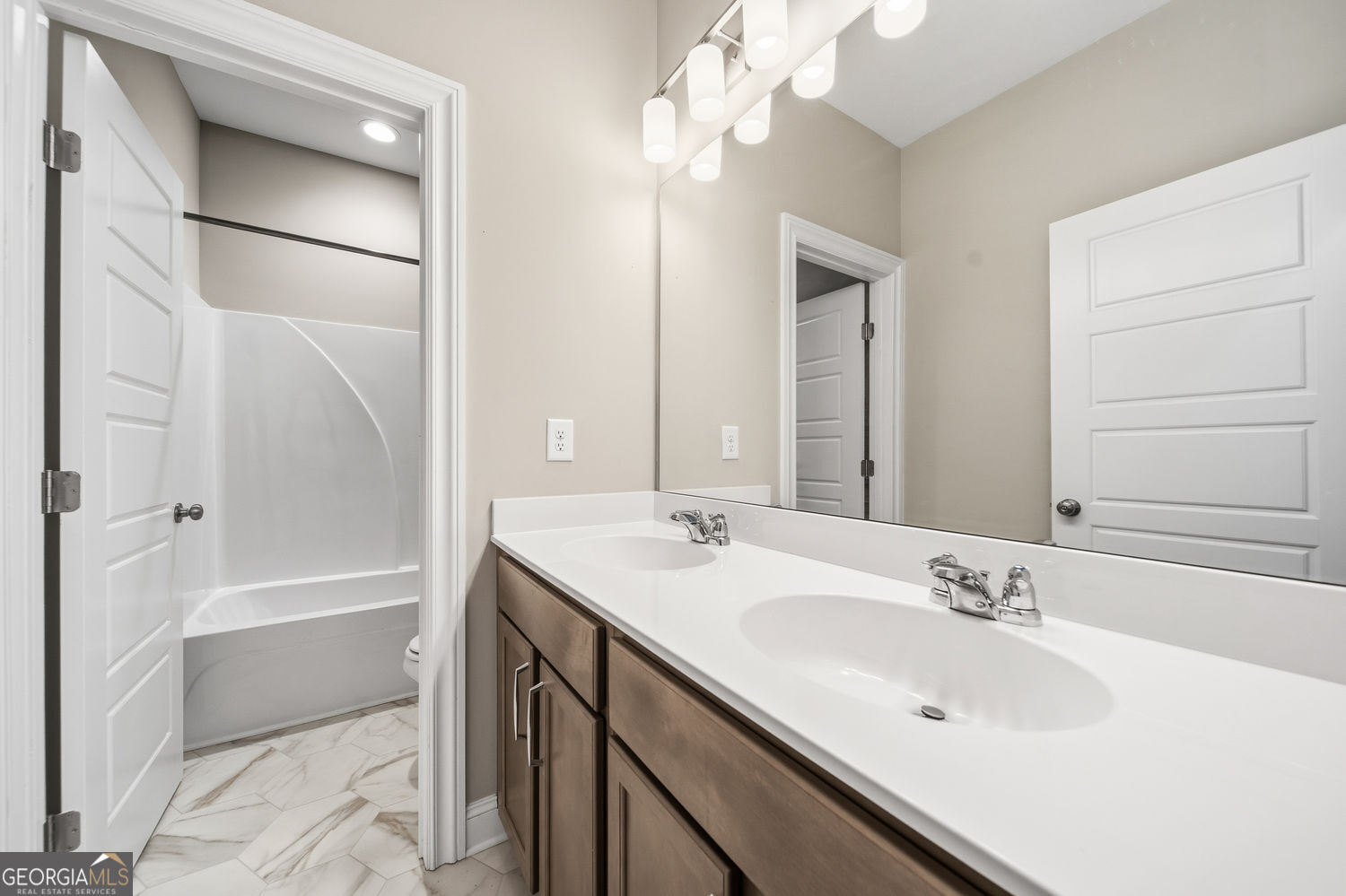 1763 Stone Hedge Drive NW