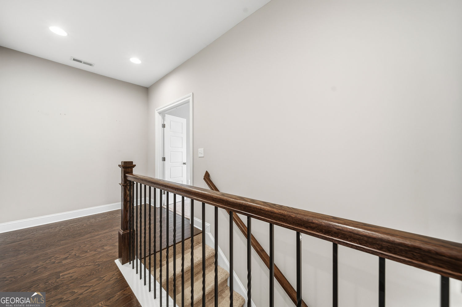 1763 Stone Hedge Drive NW