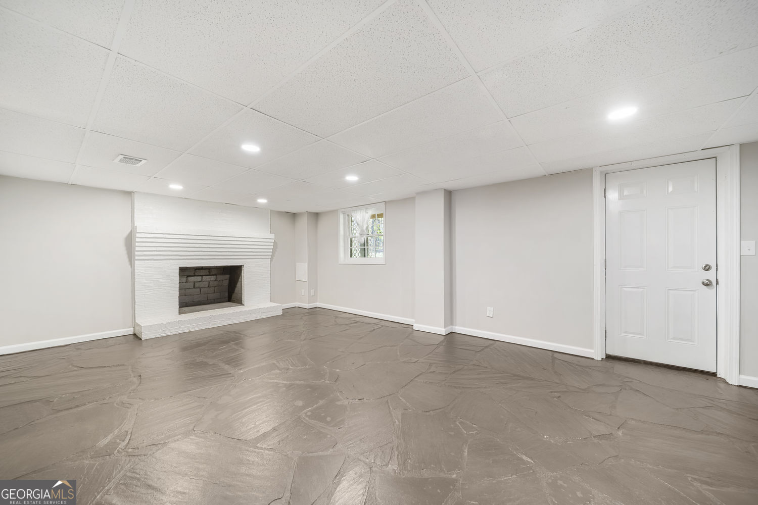 1296 Mohawk Drive NW