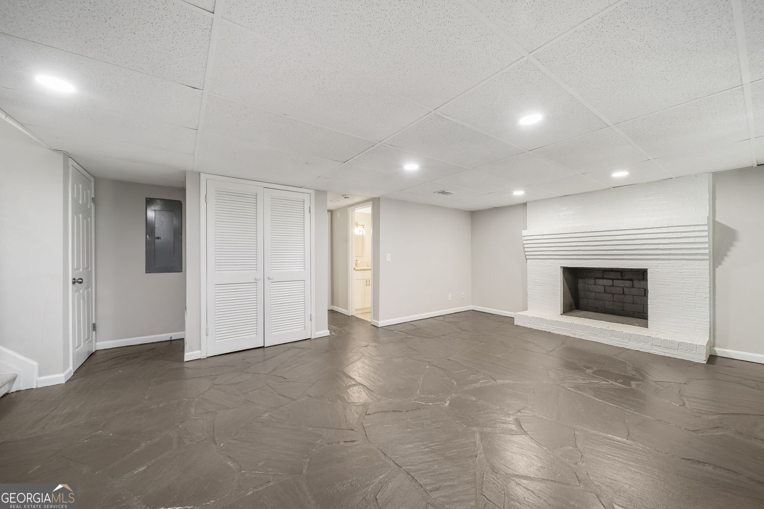 1296 Mohawk Drive NW