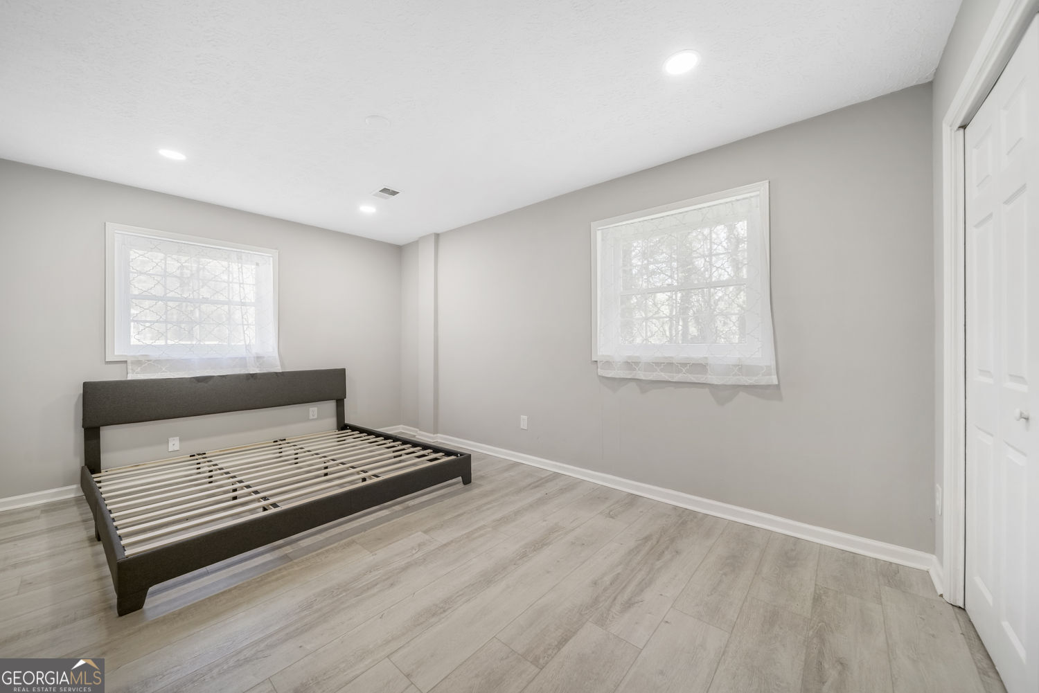 1296 Mohawk Drive NW