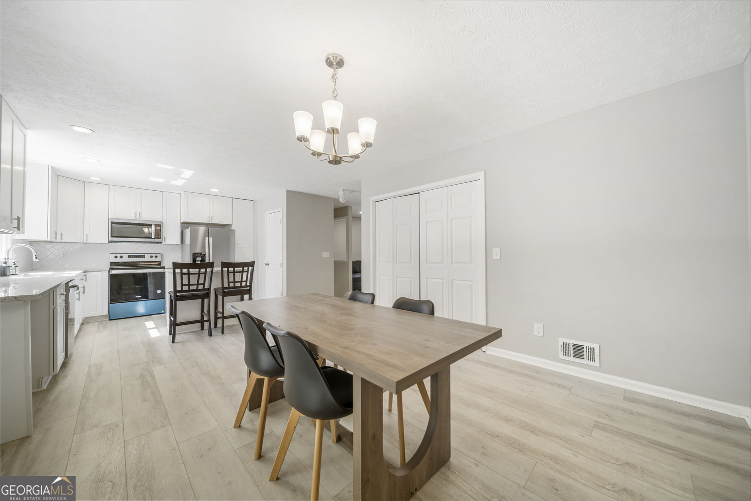 1296 Mohawk Drive NW