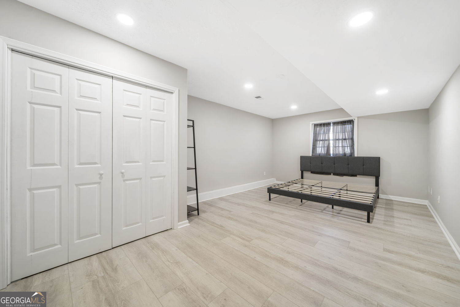 1296 Mohawk Drive NW