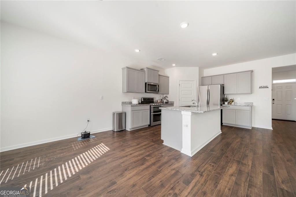 1593 Daisy May Court