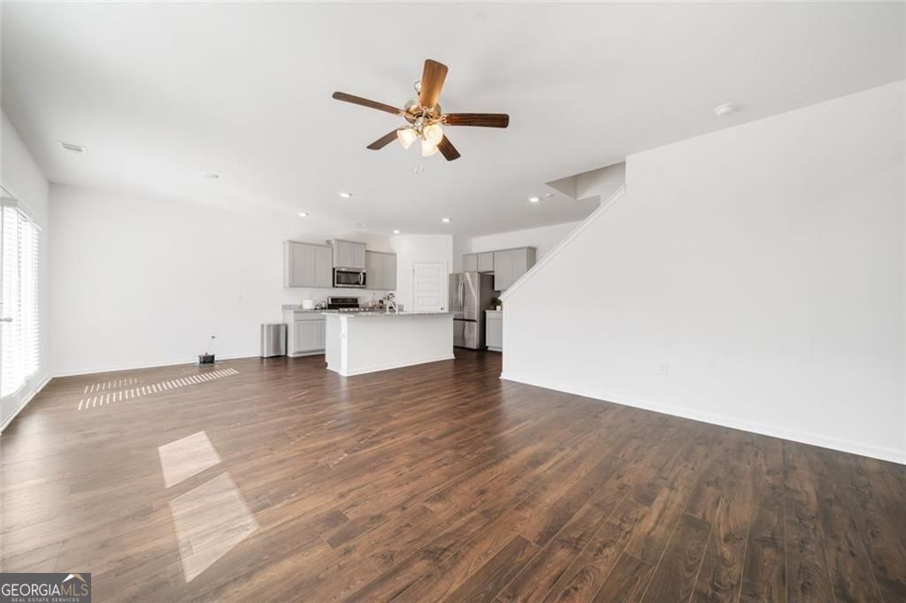 1593 Daisy May Court