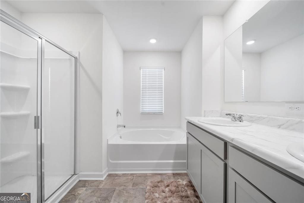 1593 Daisy May Court