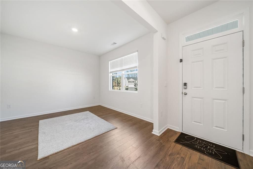 1593 Daisy May Court