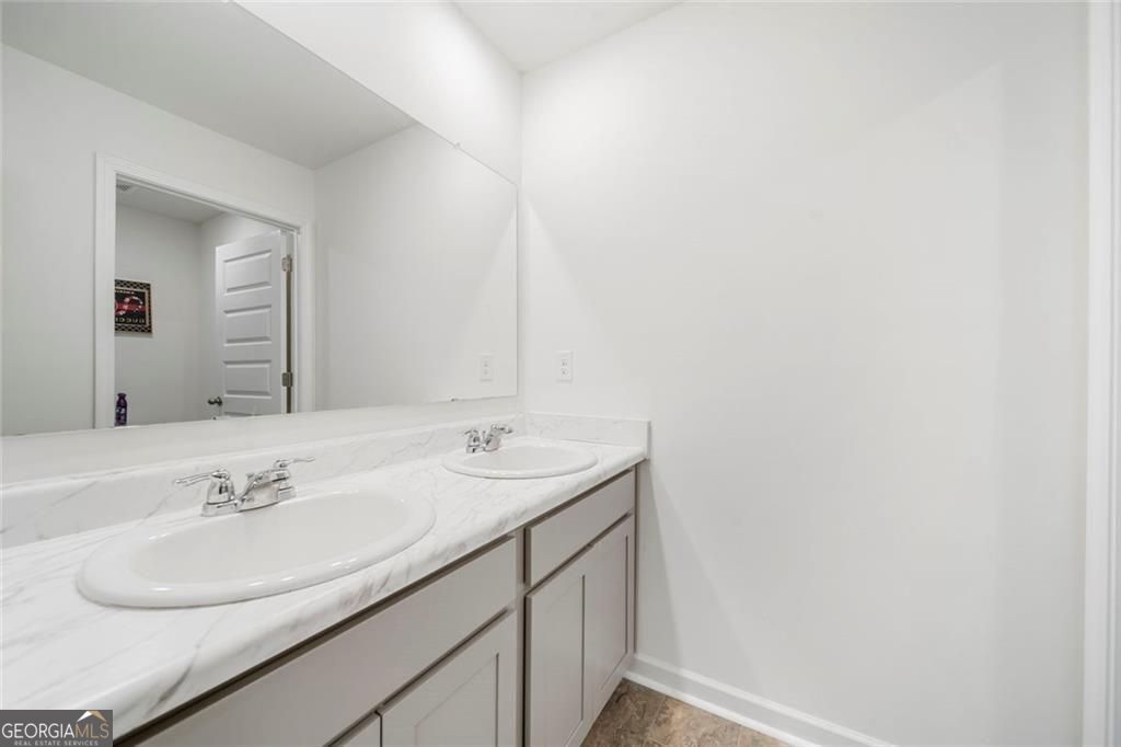 1593 Daisy May Court