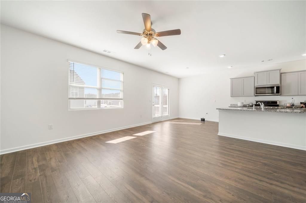 1593 Daisy May Court