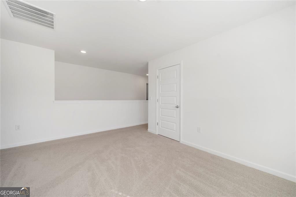 1593 Daisy May Court