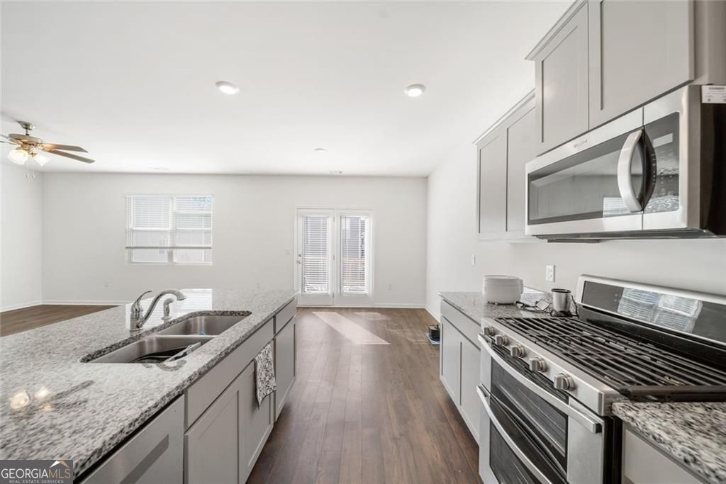 1593 Daisy May Court