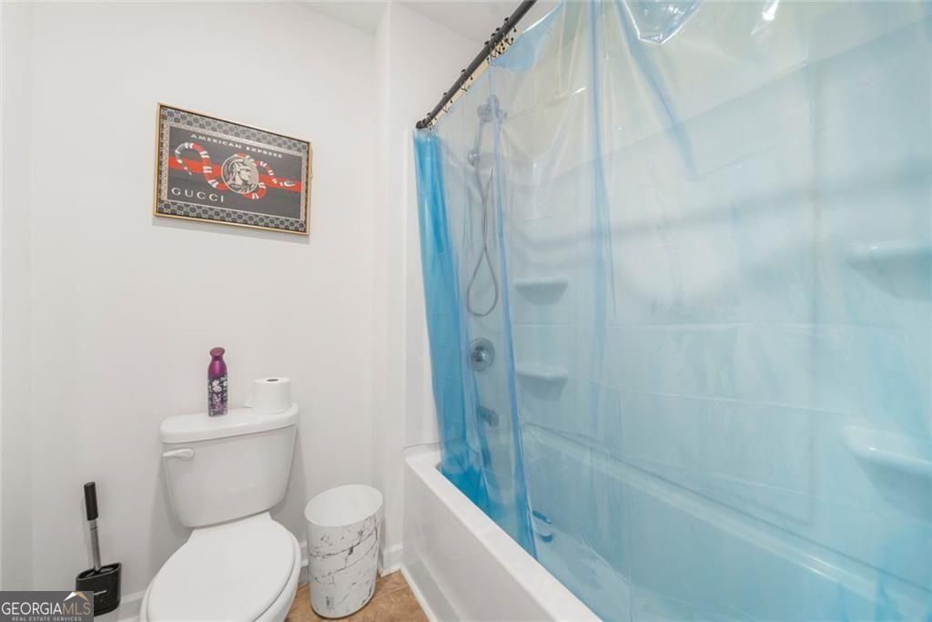 1593 Daisy May Court