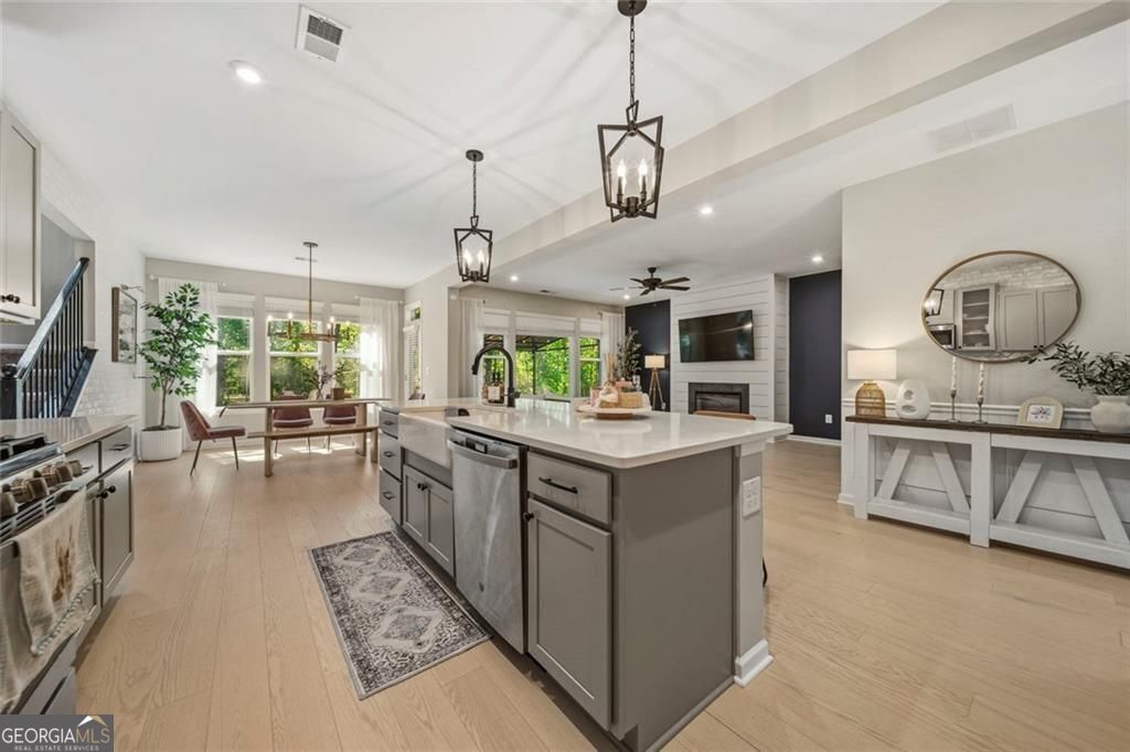 1547 Liberty Park Drive