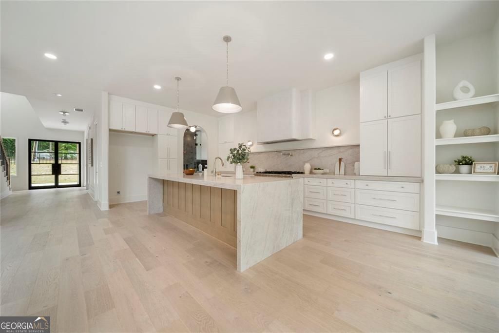 210 Simonton Road SW