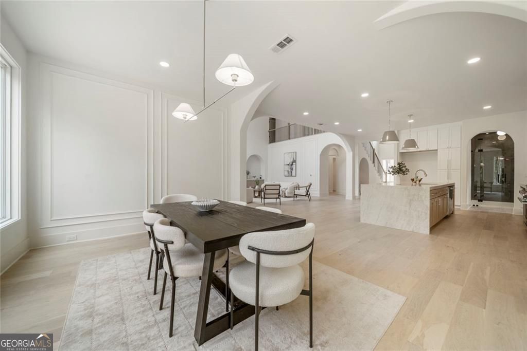 210 Simonton Road SW
