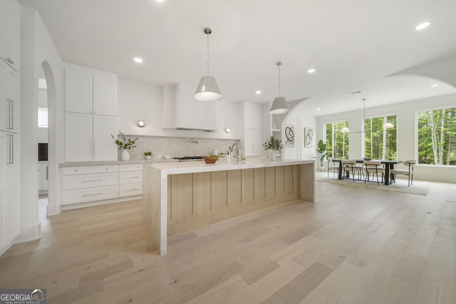 210 Simonton Road SW