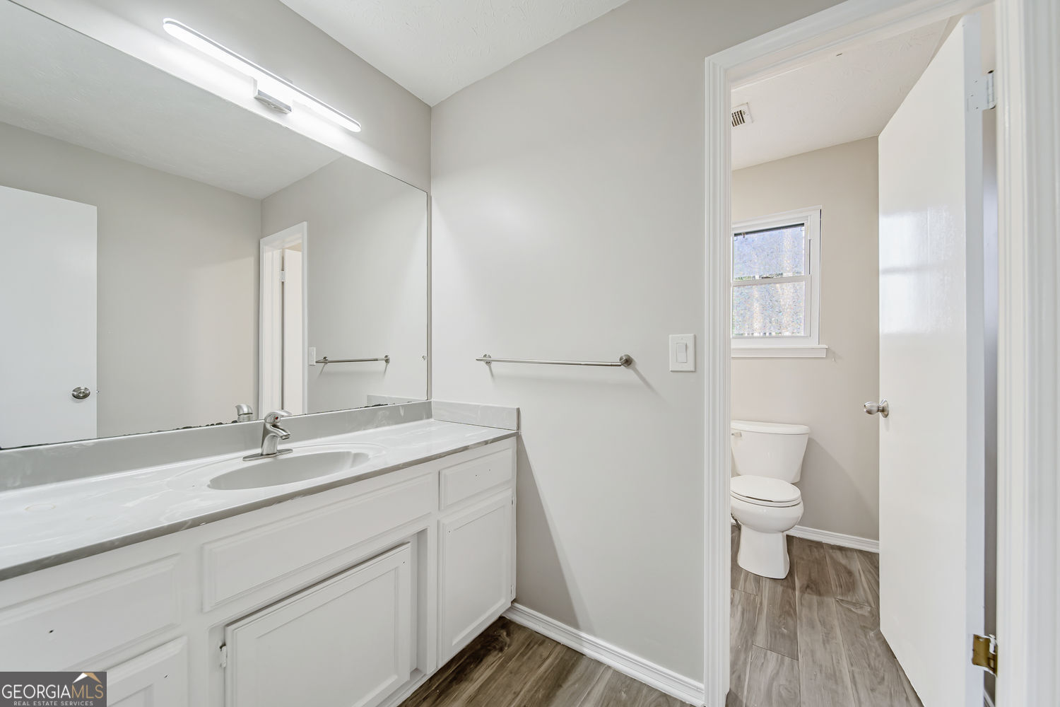 1069 Ashwood Circle