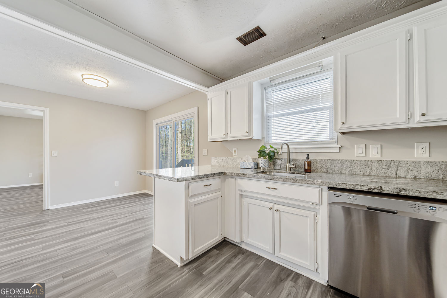 1069 Ashwood Circle